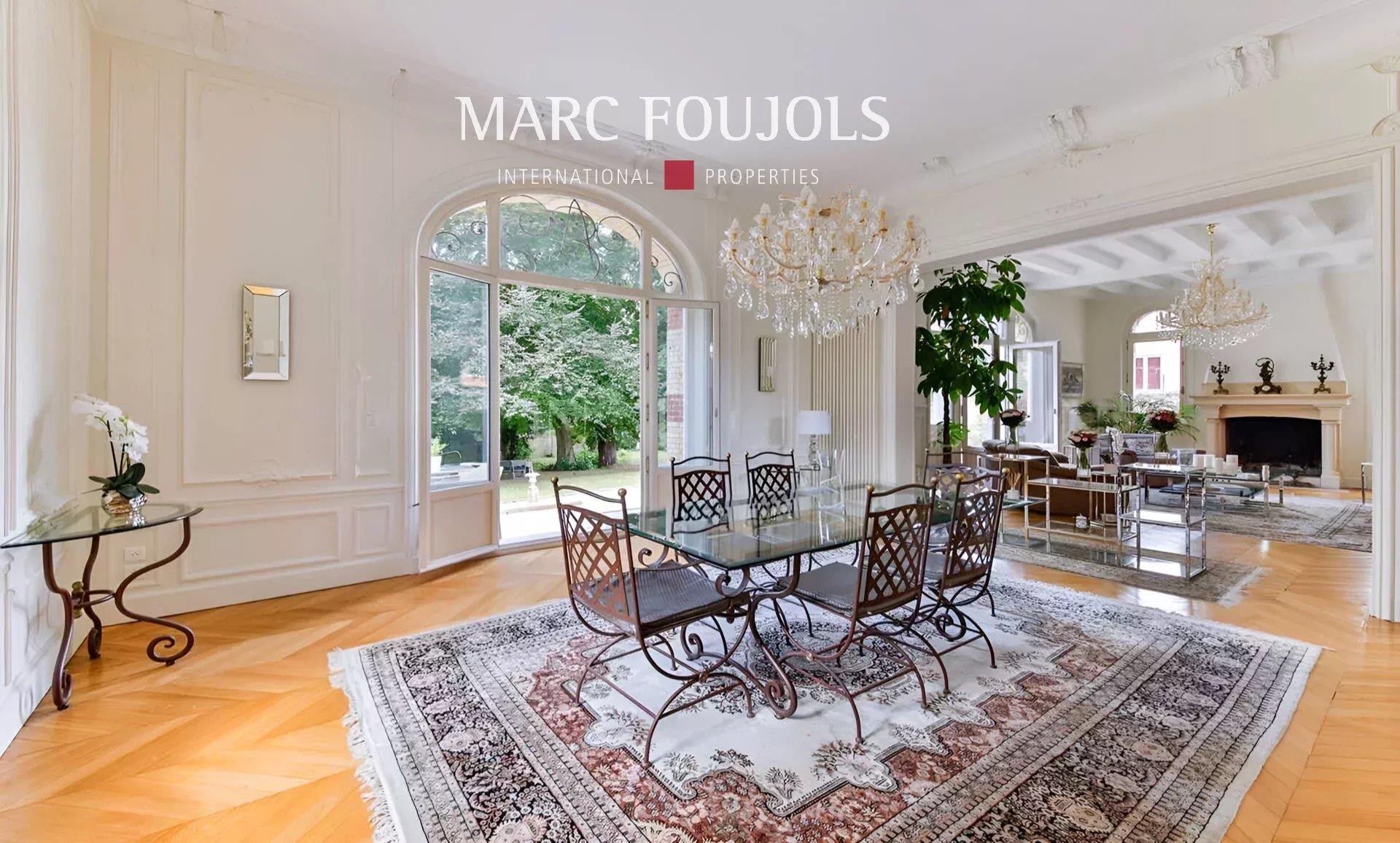 Luxurious Castle Retreat in Saint-Leu-la-Forêt