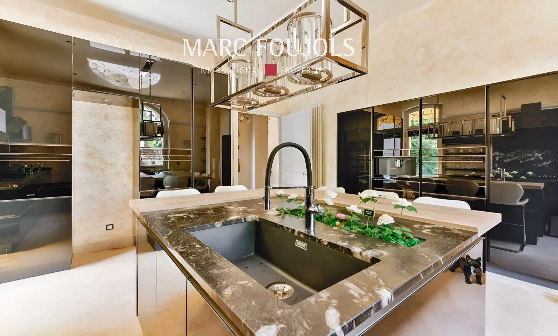 Luxurious Castle Retreat in Saint-Leu-la-Forêt