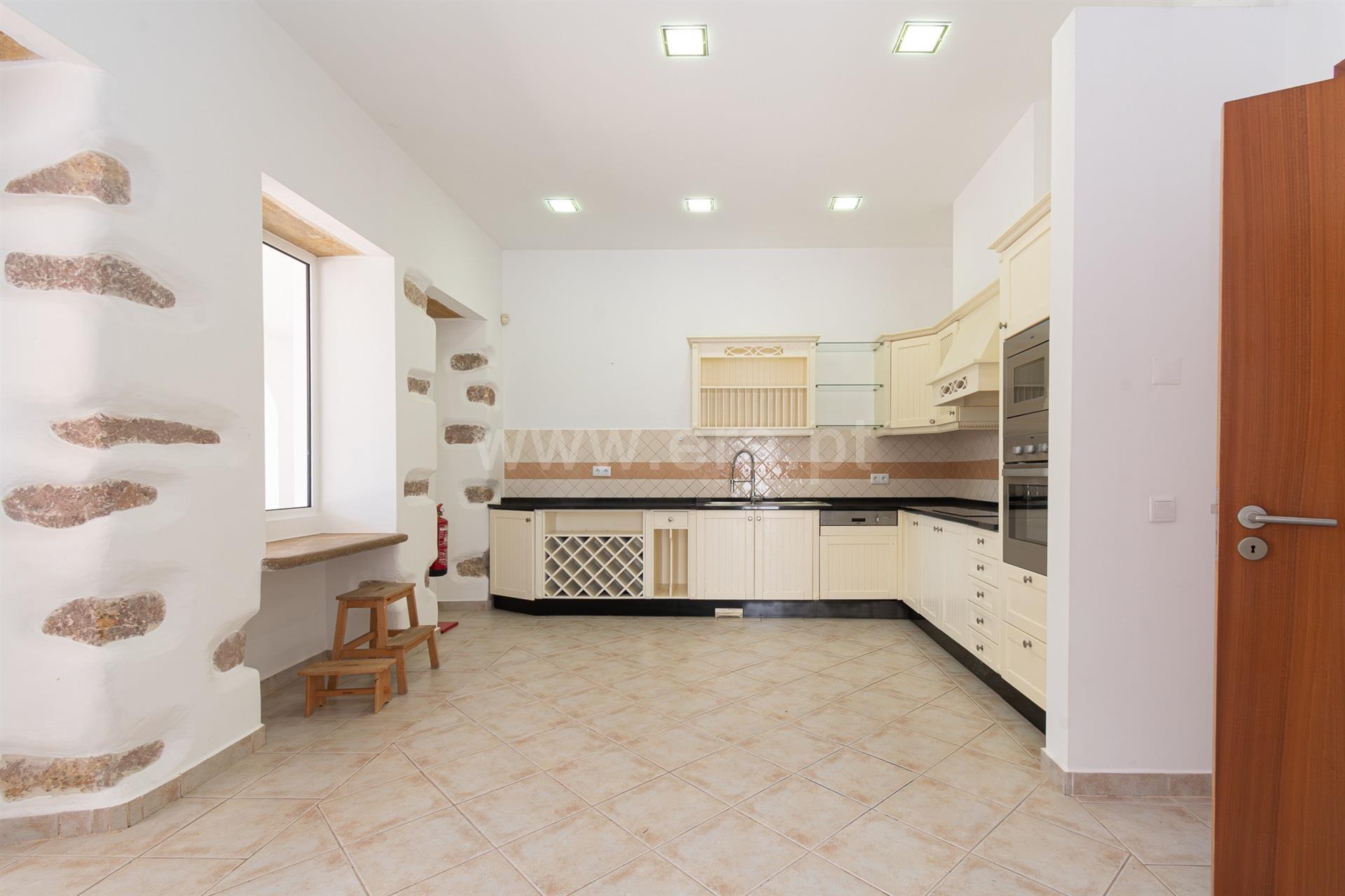 Detached house with 4 bedrooms, São Brás de Alport