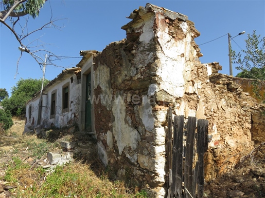 Land mit Ruinen, São Brás de Alportel