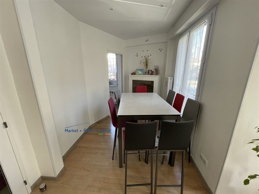 For sale: Renovated 4-room apartment in the centre of Mâcon