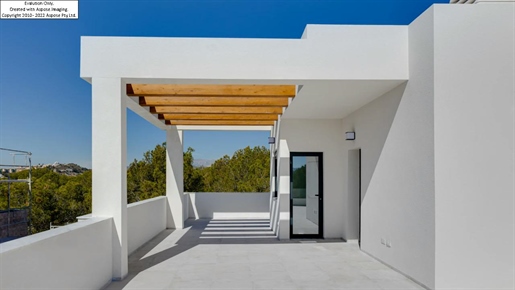 Single-Story Villa in Finestrat with rooftop terrace pergol