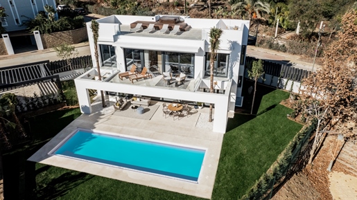 Villa in El Paraiso, Spanien zu verkaufen