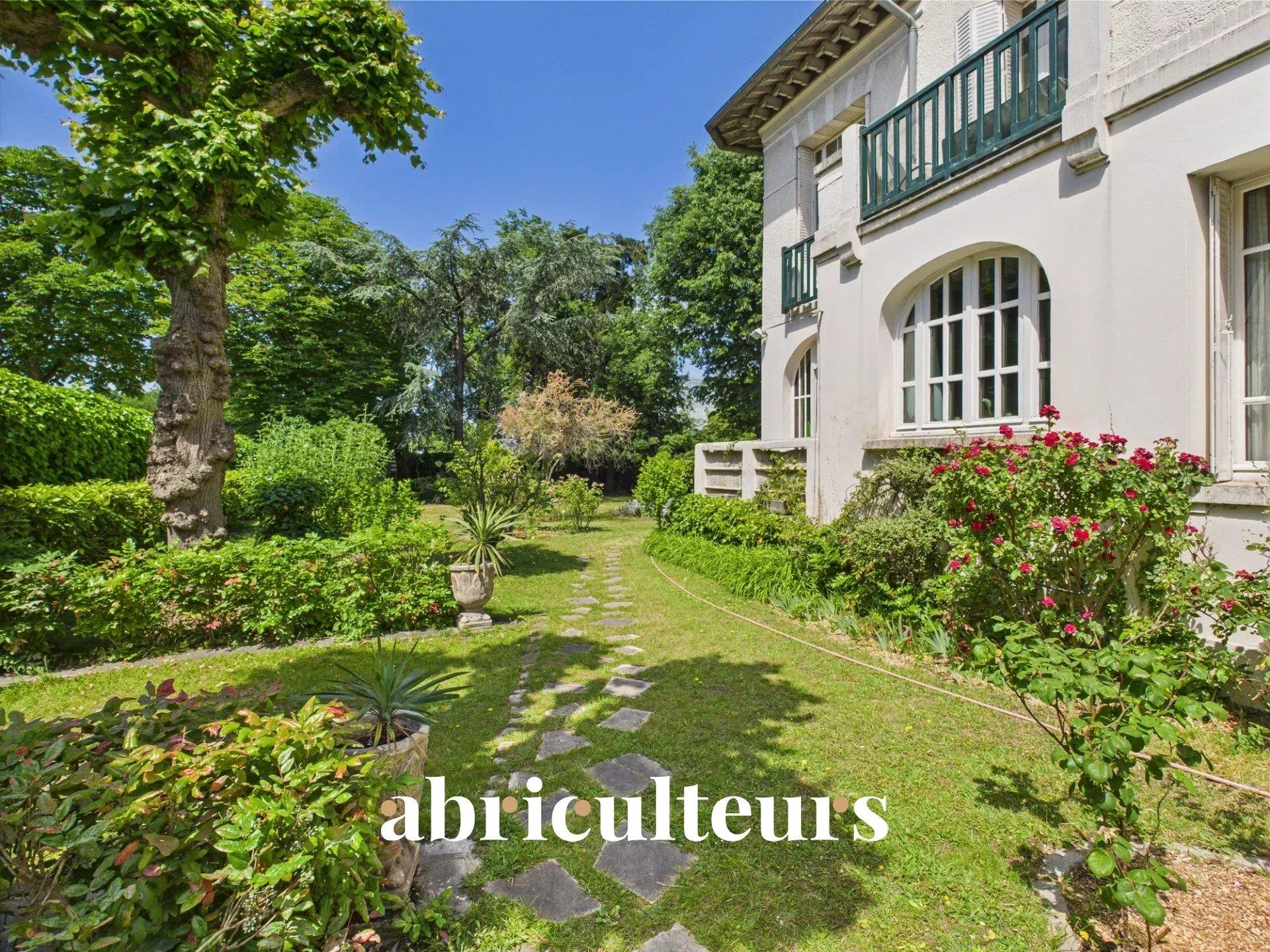 Large T6 of 165m² with sublime garden - Saint-Mandé / Lac Daumesnil - Paris 12