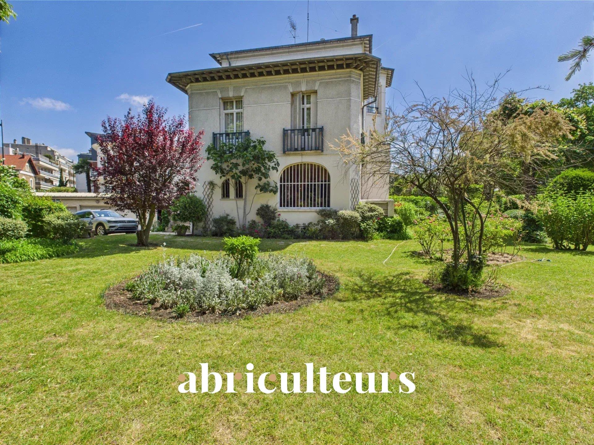 Large T6 of 165m² with sublime garden - Saint-Mandé / Lac Daumesnil - Paris 12