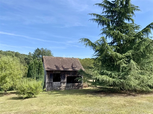 Maison sur sous sol complet et combles en partie aménagé