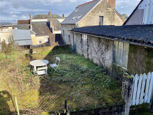 2 bedroom house with small garden in La Chartre Sur le Loir