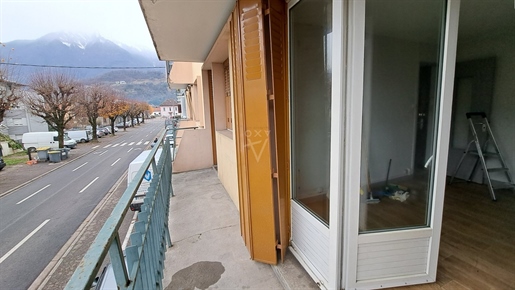 Albertville (73200) : Appartement T2 De 35.69 M² Avec Balcon Et Cave