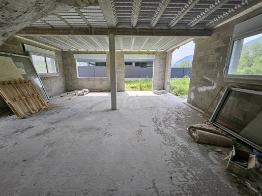 Tours-en-Savoie (73790): T4 huis van 2023 met garage en tuin