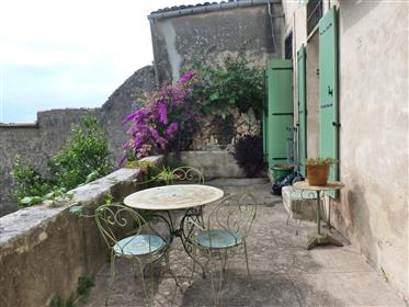 Village apartment with south facing terrace near Montpellier