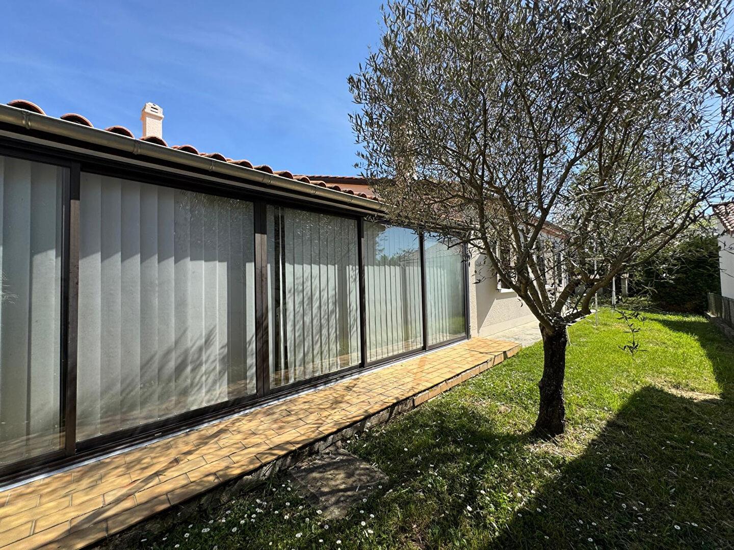 Single-Story house in a sought-after area located on the right bank of Villeneuve sur Lot