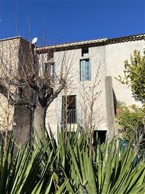 Hause en pierre de l’Hérault avec jardin attenant
