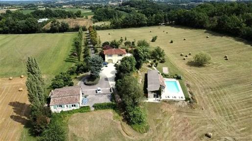 Preciosa casa rural con casa rural, estudio y piscina con impresionantes vistas