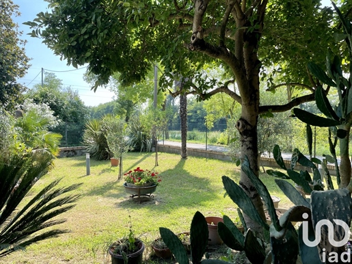 Sale Detached house / Villa 335 m² - 3 bedrooms - San Donà di Piave