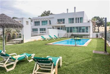 Villa con piscina a Soltróia