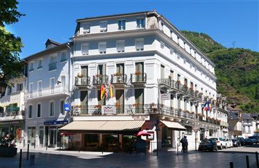 Budova na prodej v srdci francouzských Pyrenejí