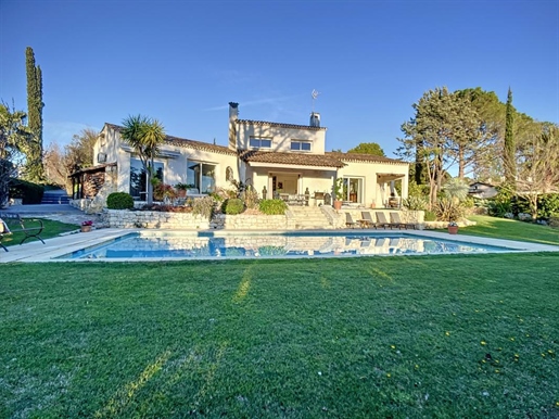 Magnificent villa with swimming pool and landscaped garden in La Colle sur loup