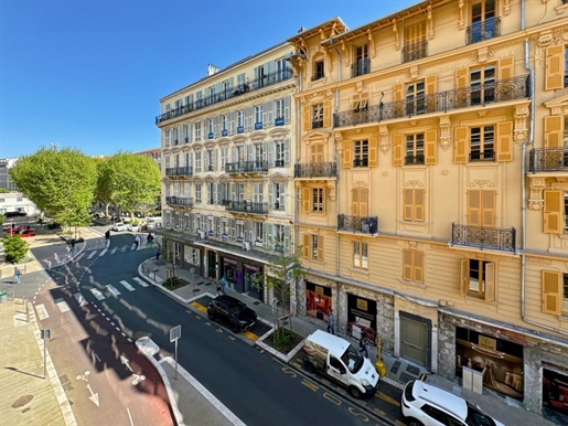 Appartement À Vendre Nice Carré D'or, 4 pièces + terrasse + stationnement