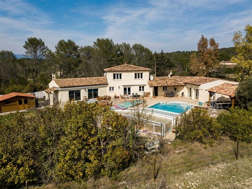 Sale: Large villa of 270 m² in Bagnols En Foret