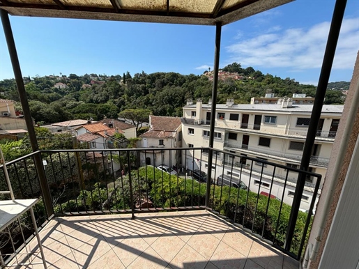 For sale magnificent air-conditioned T3 in Vallauris with 2 terraces parking 3 rd floor