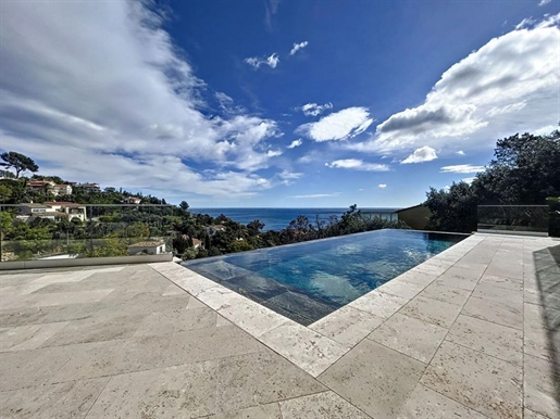 Contemporary villa with sea view Les Issambres