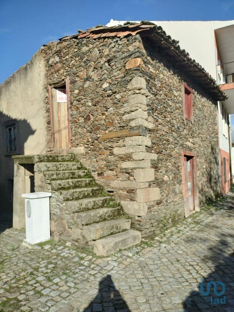 Home / Villa met 2 Kamers in Castelo Branco met 52,00 m²