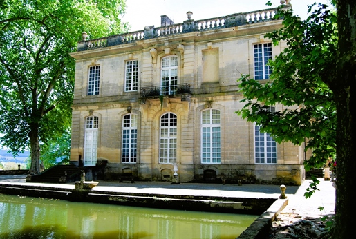 Off-Market-Classified 17th century castle with 15Ha estate in the Luberon