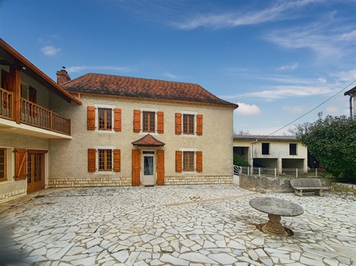 Dpt Pyrénées Atlantiques (64), for sale Near Arzacq - Malaussanne house P6 177 m², 1 apartment of 60
