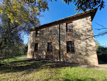 Property to renovate in the heart of Chianti