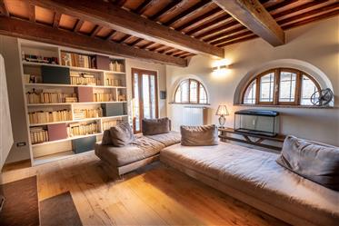 Beautifully renovated detached house near Arezzo