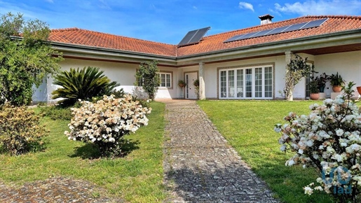 Home / Villa with 4 Rooms in Braga with 512,00 m²