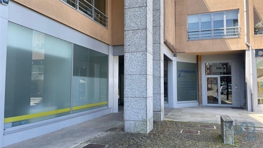 Shop / Commercial Establishment with 1 Rooms in Braga (São Vicente) with 70,00 m²