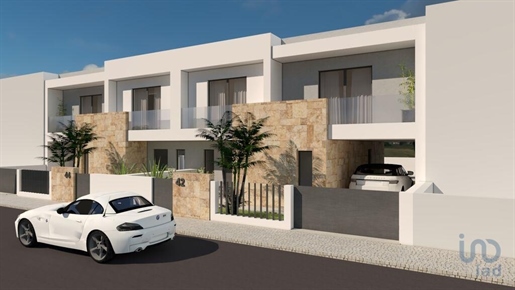 Housing with 4 Rooms in Setúbal with 160,00 m²