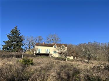 Krásny plne zrekonštruovaný vidiecky dom s panoramatickým výhľadom