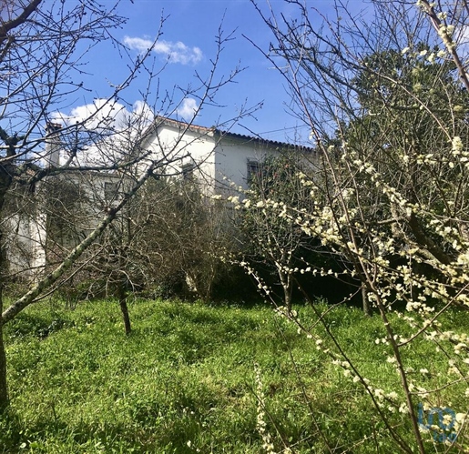 House with 5 Rooms in Coimbra with 255,00 m²