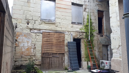 81 m2 te renoveren met binnenplaats in het centrum van Chatellerault