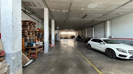 Magasin / local commercial - 527,00 m2