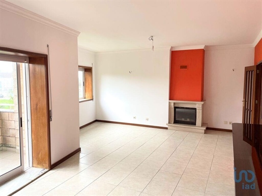 Appartement T3 à Porto de 120,00 m²