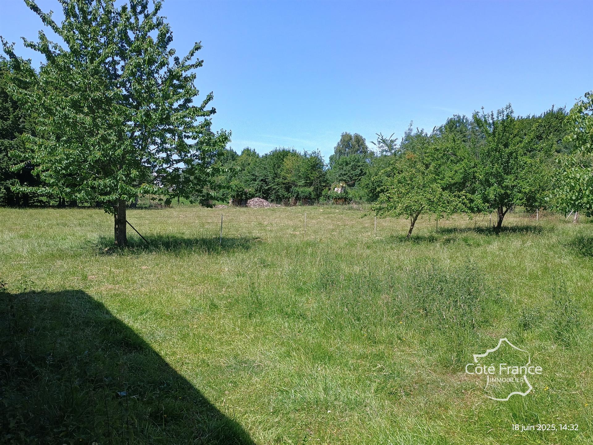 Aisne - Haution - Typical farmhouse with 1.23 ha of land