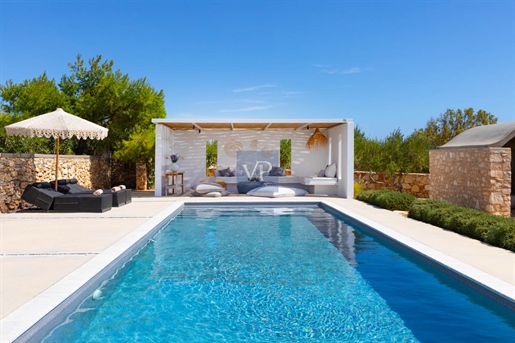 Villa del Mar: Luxury Island Retreat in Paros