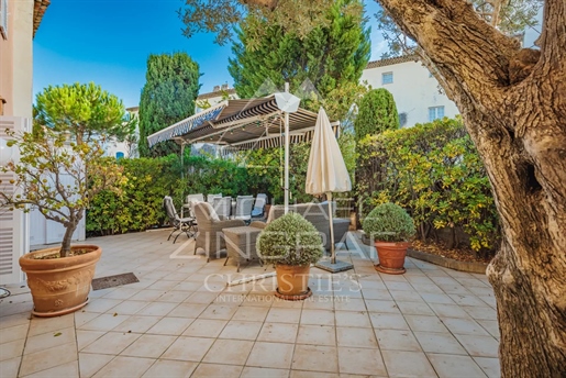 Village house with berth - Port Grimaud