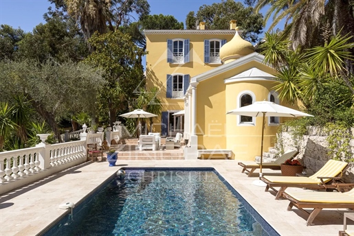 Außergewöhnliche Villa mit Pool