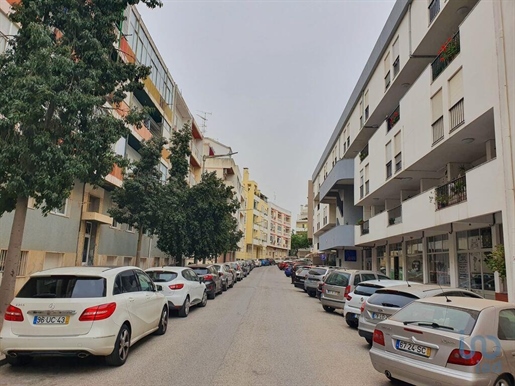 Apartment with 1 Rooms in Faro with 49,00 m²