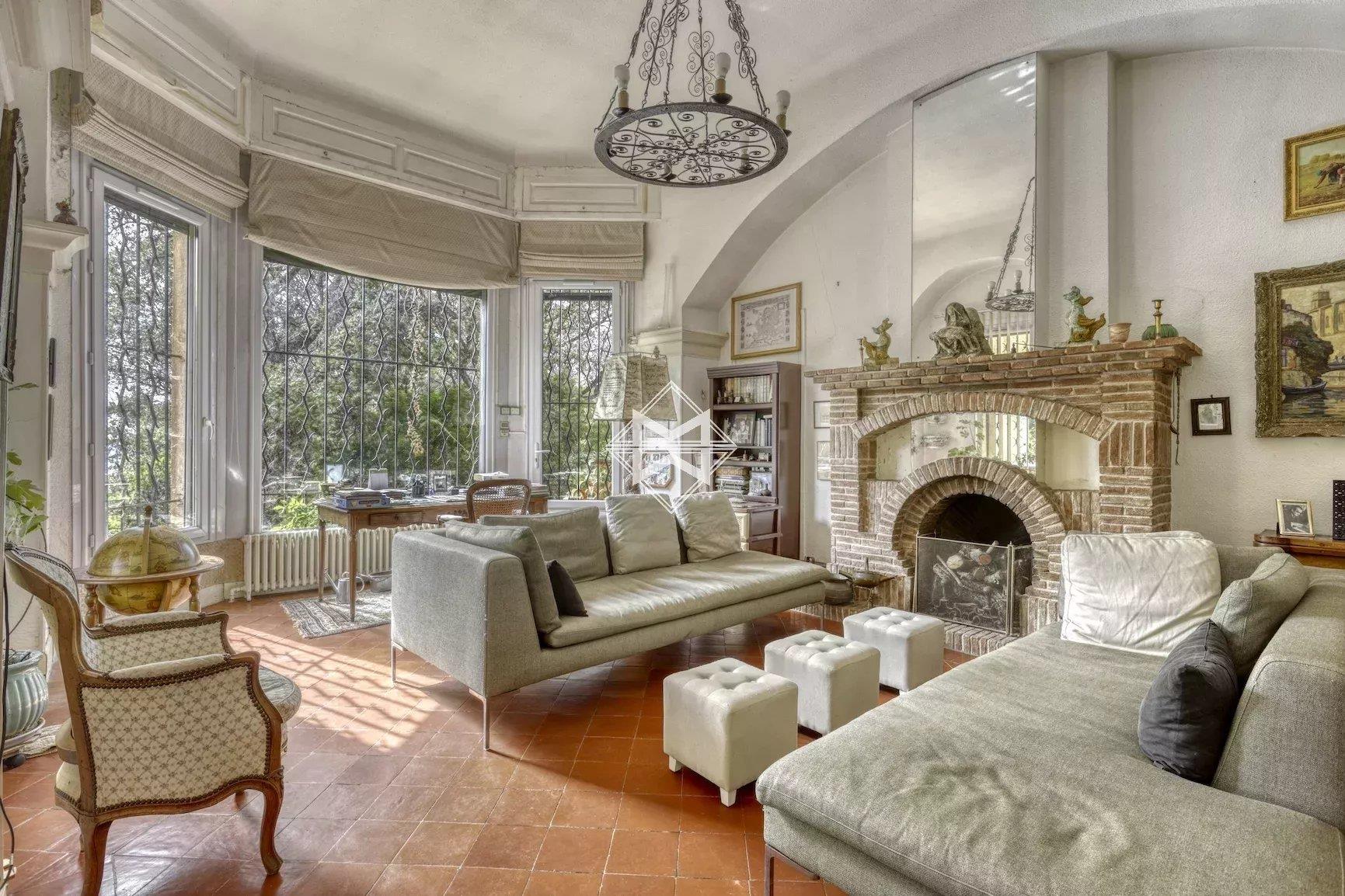 Exceptional: Large Waterfront Property for Renovation