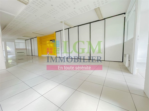 Purchase: Business premises (34000)