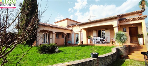 4-room villa with superb exterior (swimming pool-jacuzzi-pool house) + outbuilding of 54m² on a ter