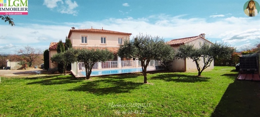 7-room villa with swimming pool and double garage of 60m² on a plot of 1642m² not overlooked