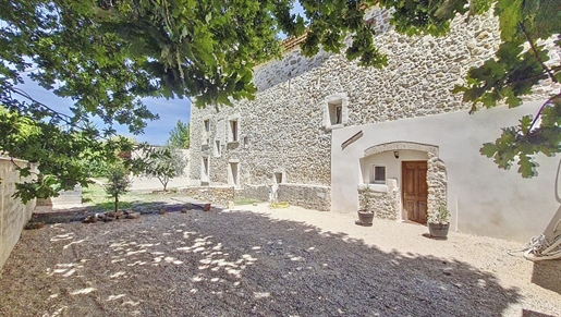 Authentic farmhouse 340 m², Land 1800 m²