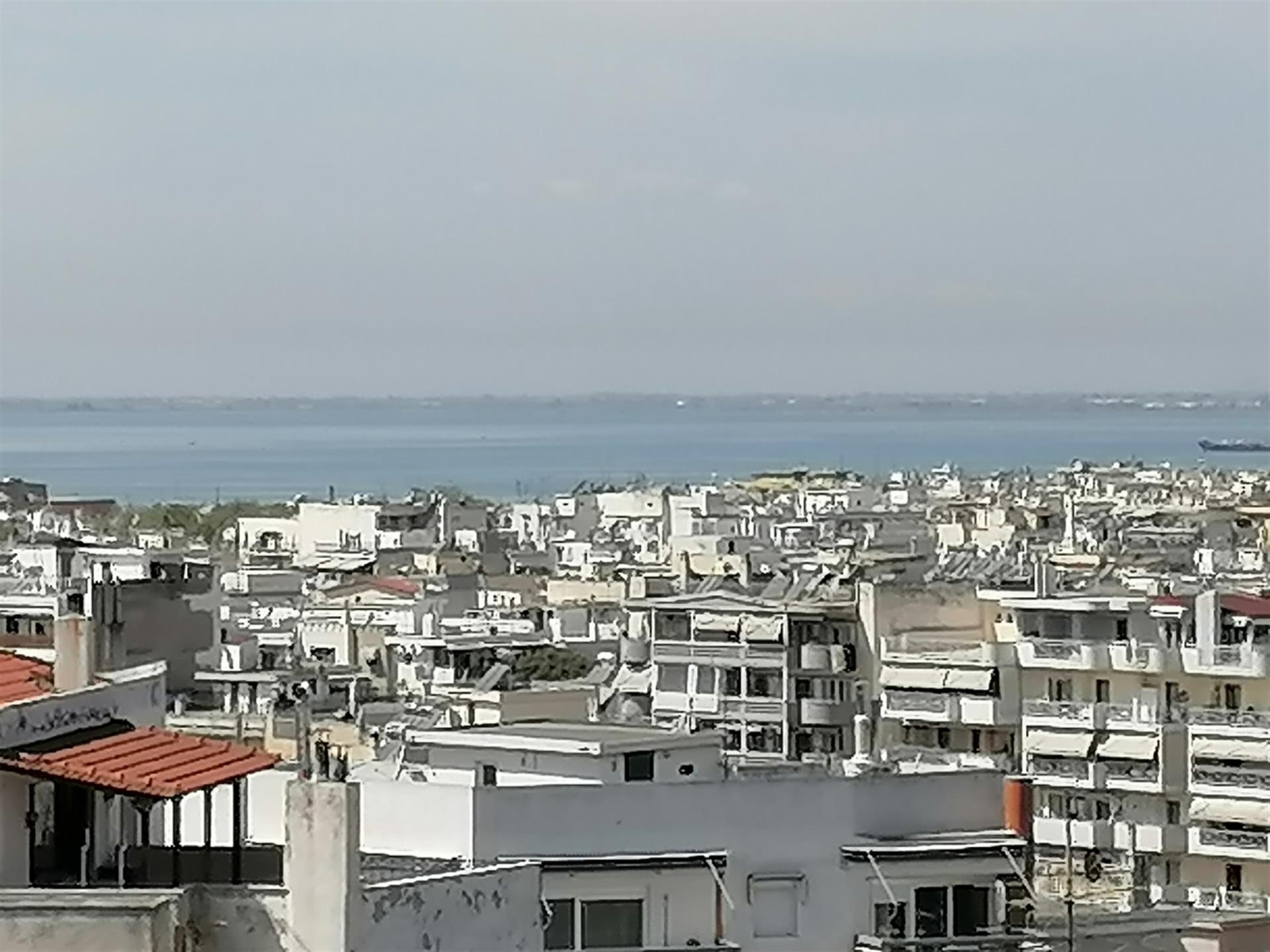 Thessaloniki te koop uitstekend appartement van 127 m² met vrij uitzicht op zee