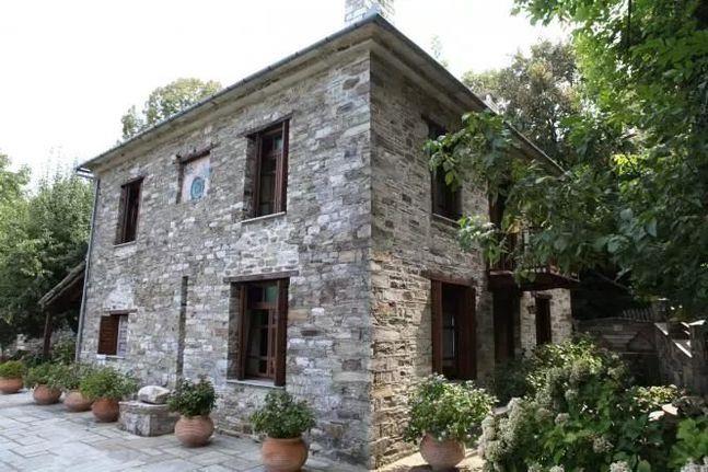 Tsagarada- Pélion A vendre Belle maison en pierre de 2 niveaux d’une superficie totale de 180m² 